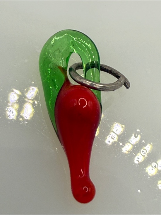 Jewelry - Handmade Glass Charm Pendant in Red & Green hot chili pepper 🌶️